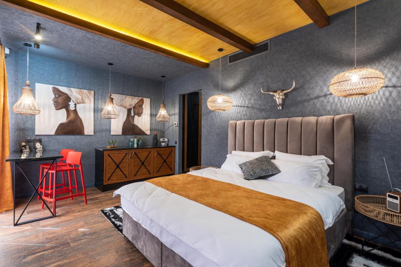 Mr Grey Boutique Hotel โอเดสซา ภายนอก รูปภาพ