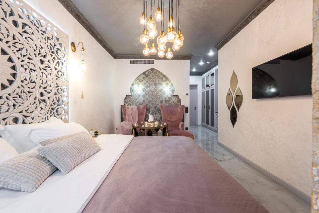 Mr Grey Boutique Hotel โอเดสซา ภายนอก รูปภาพ