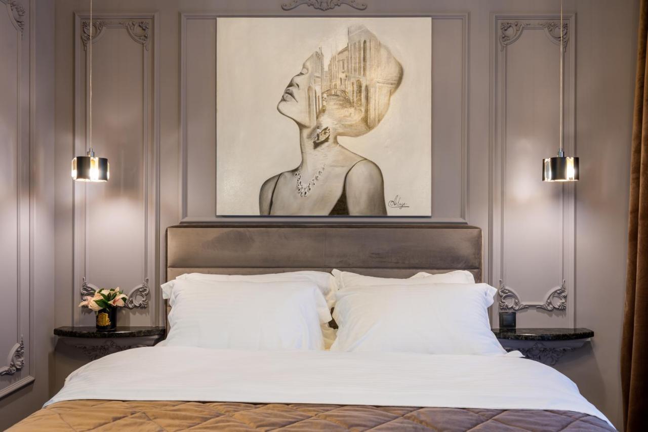 Mr Grey Boutique Hotel โอเดสซา ภายนอก รูปภาพ