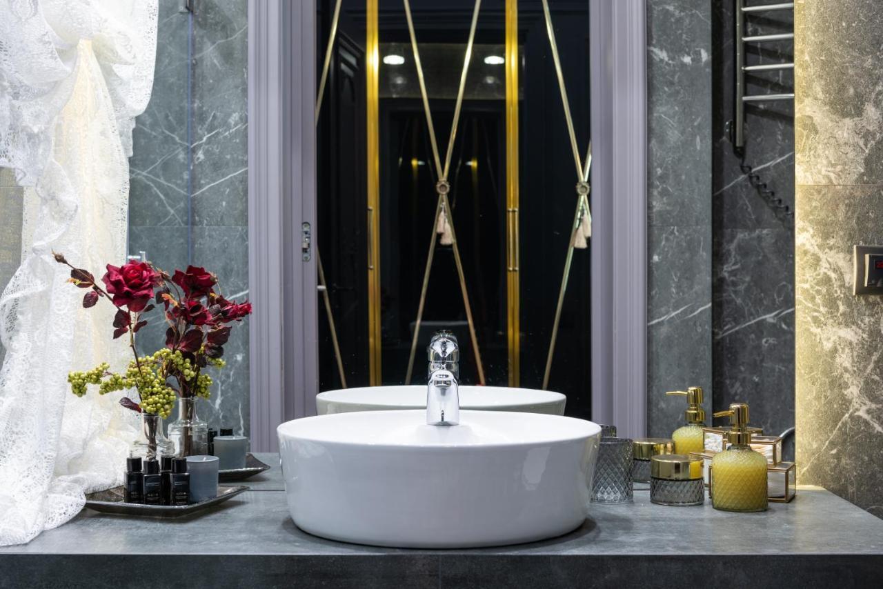 Mr Grey Boutique Hotel โอเดสซา ภายนอก รูปภาพ