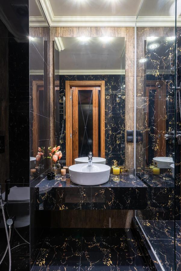 Mr Grey Boutique Hotel โอเดสซา ภายนอก รูปภาพ