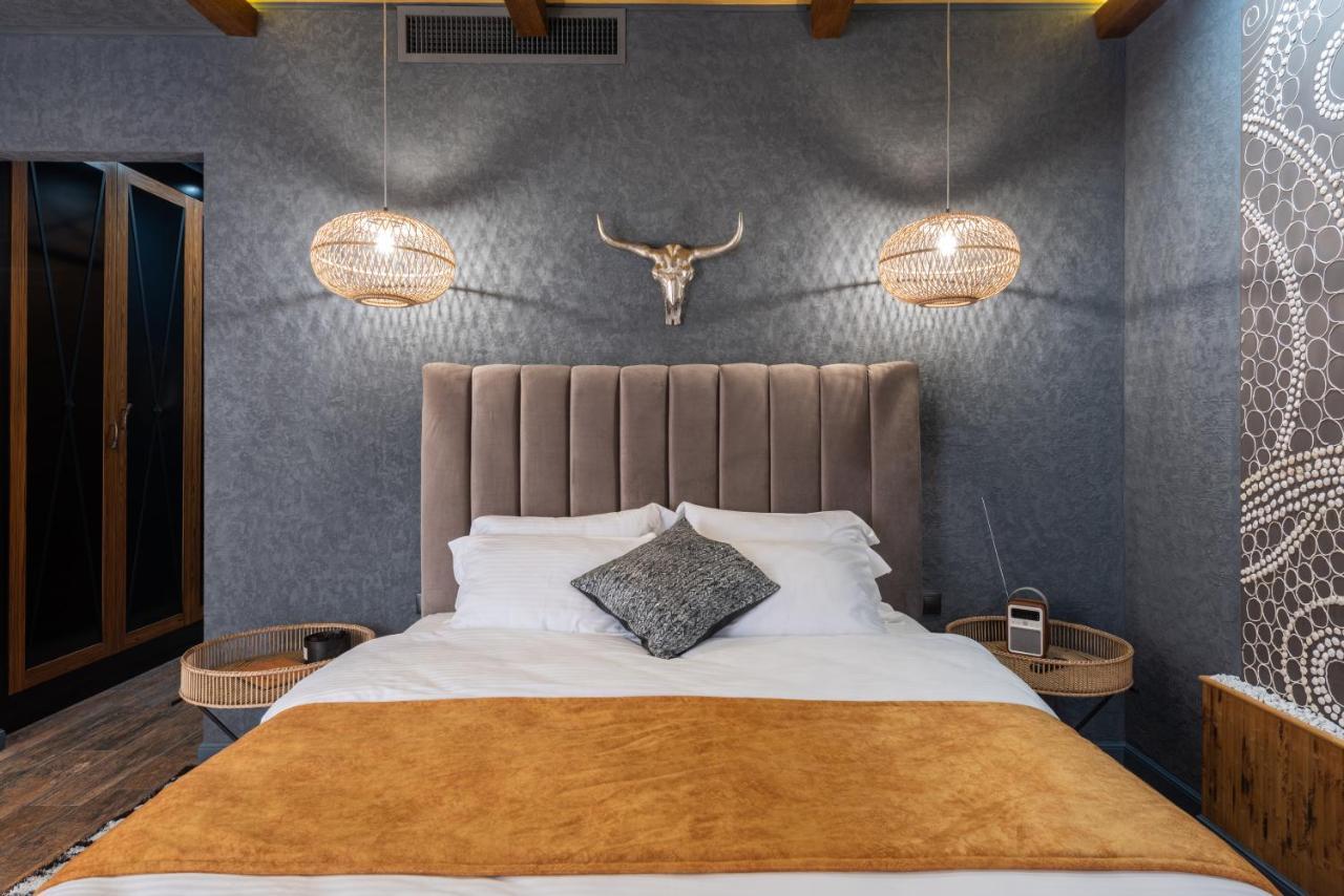 Mr Grey Boutique Hotel โอเดสซา ภายนอก รูปภาพ