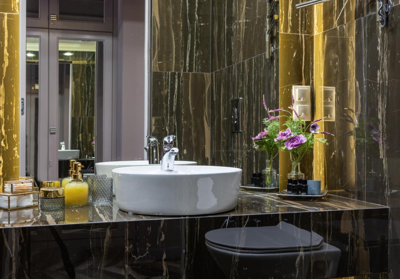 Mr Grey Boutique Hotel โอเดสซา ภายนอก รูปภาพ