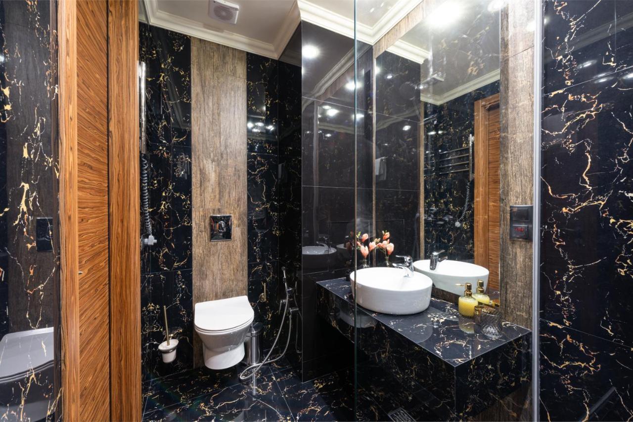 Mr Grey Boutique Hotel โอเดสซา ภายนอก รูปภาพ