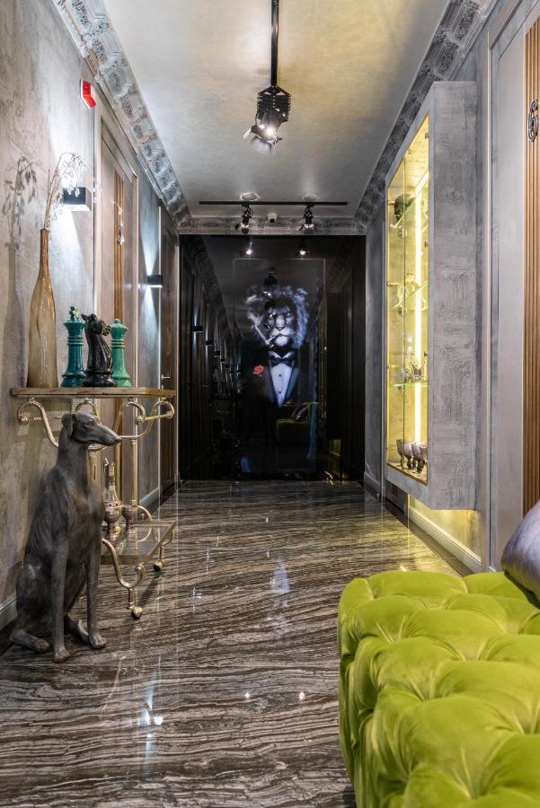 Mr Grey Boutique Hotel โอเดสซา ภายนอก รูปภาพ